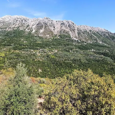 Athina - Tatsopolis بيت للعطل